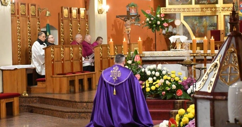 Modlitwa za zmarłych biskupów i kapłanów