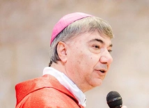 Papież mianuje nowego kardynała: abp Battaglia pracował z narkomanami