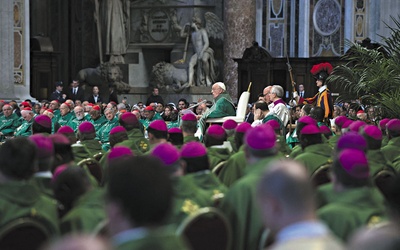 „Synodalność nie jest celem sama w sobie”. Co proponuje dokument końcowy Synodu o synodalności