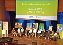 Na spotkaniu podejmowane były tematy o tym, jak powinna wyglądać wspólnota kościelna naszych czasów.