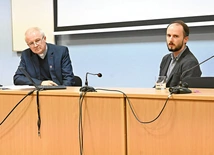 Dwugłos ks. Andrzeja Anderwalda i Arkadiusza Jasińskiego zainteresował publiczność.