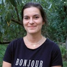 Anna Ralko w ogrodzie rodzinnego domu w Januszkowicach.