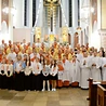Z bp. Pawłem Stobrawą, który przewodniczył Mszy św.