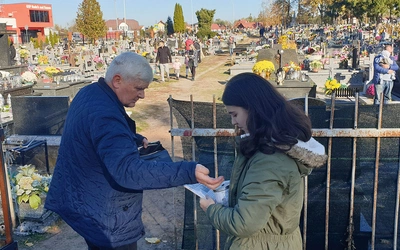 W zbieranie datków zaangażowała się także szkolna młodzież.