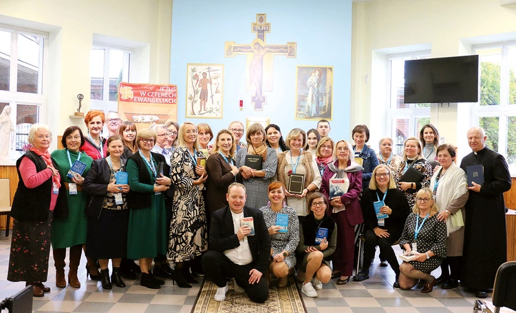 Uczestnicy w kaplicy ośrodka przy ul. Głównej 16.