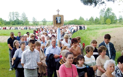 	Na nabożeństwo Drogi Krzyżowej od lat przyjeżdżają tu tysiące wiernych.