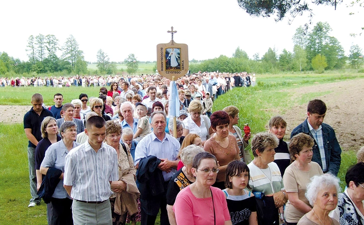 	Na nabożeństwo Drogi Krzyżowej od lat przyjeżdżają tu tysiące wiernych.