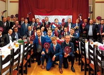 	Szczególnymi miesiącami w życiu Aquiloni są sierpień – ze względu na powstanie 1944 roku i Bitwę Warszawską, oraz listopad – przez powstanie listopadowe i Narodowe Święto Niepodległości.