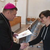 	Rada jest powoływana na trzyletnią kadencję. Na zdjęciu: moment wręczania dekretów.