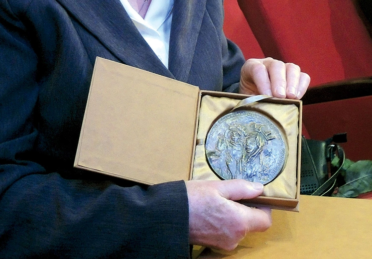 Medale „Pro Consecratione Mundi” trafią do kolejnych laureatów.