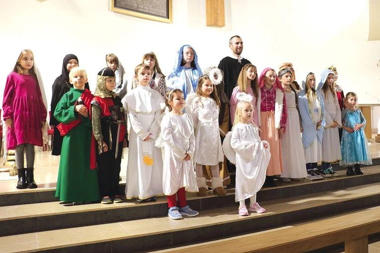 Najpierw krótka modlitwa w kościele, a potem zabawa.