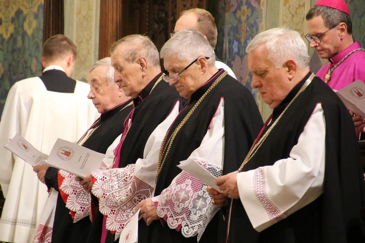 Płock. Nieszpory i medale Benemerenti