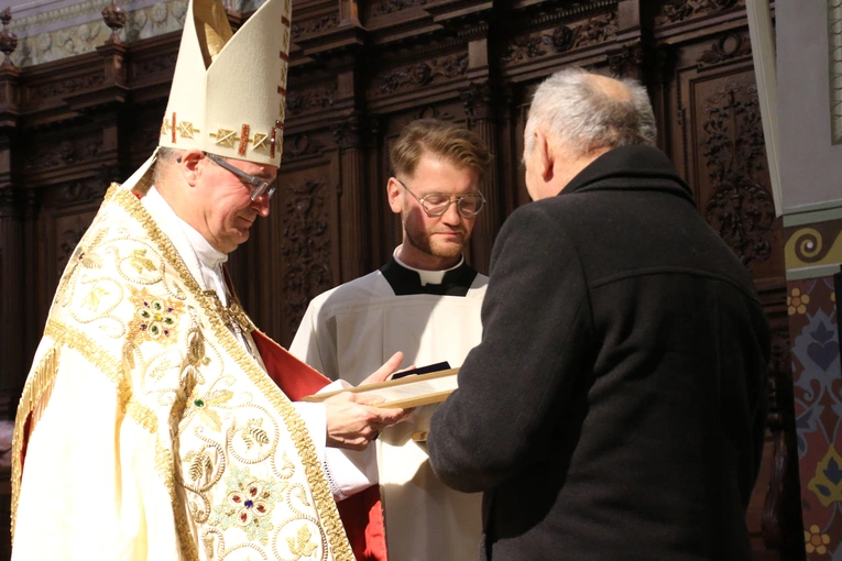 Płock. Nieszpory i medale Benemerenti