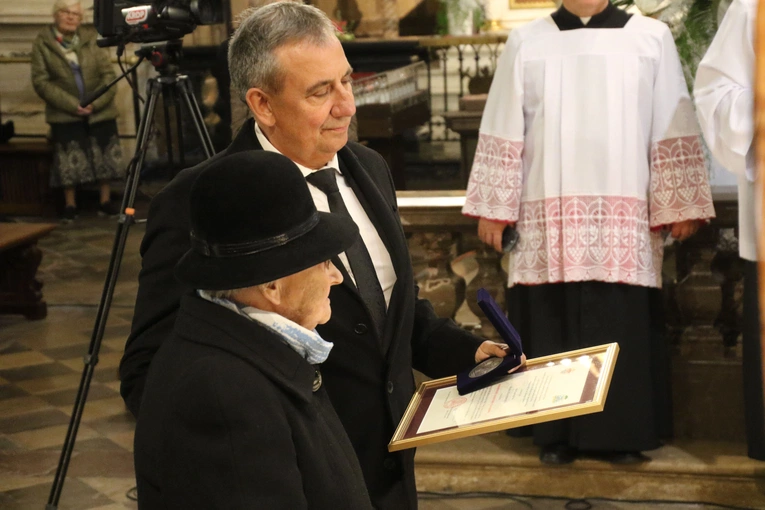 Płock. Nieszpory i medale Benemerenti