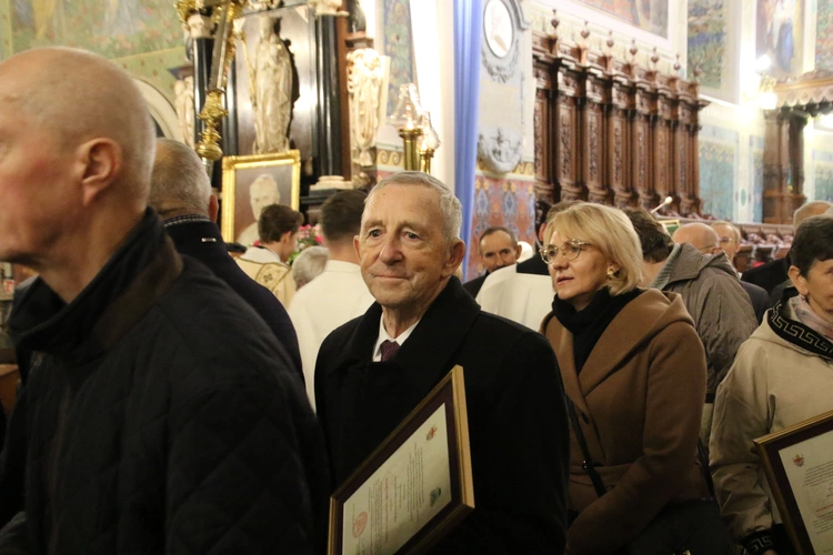 Płock. Nieszpory i medale Benemerenti