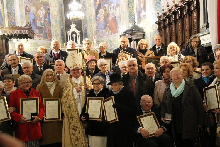 Płock. Nieszpory i medale Benemerenti
