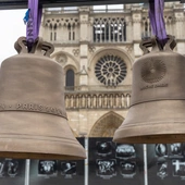 Paryż: w katedrze Notre-Dame ponownie zabiły dzwony