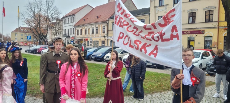 Marsz patriotyczny "Pijarskiej"