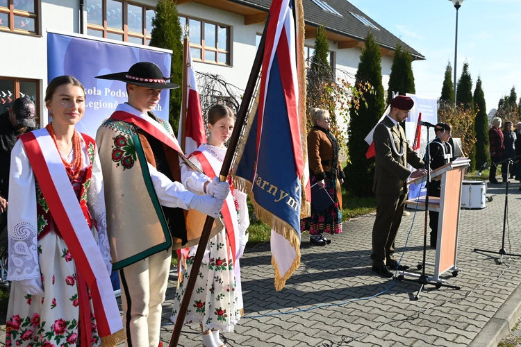 Szkoła w Czarnym Dunajcu od roku nosi imię Legonów Polskich