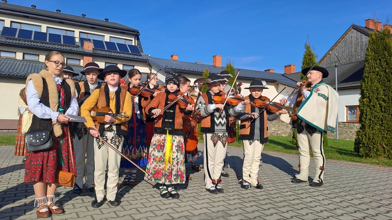 Szkoła w Czarnym Dunajcu od roku nosi imię Legonów Polskich
