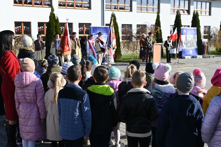 Szkoła w Czarnym Dunajcu od roku nosi imię Legonów Polskich