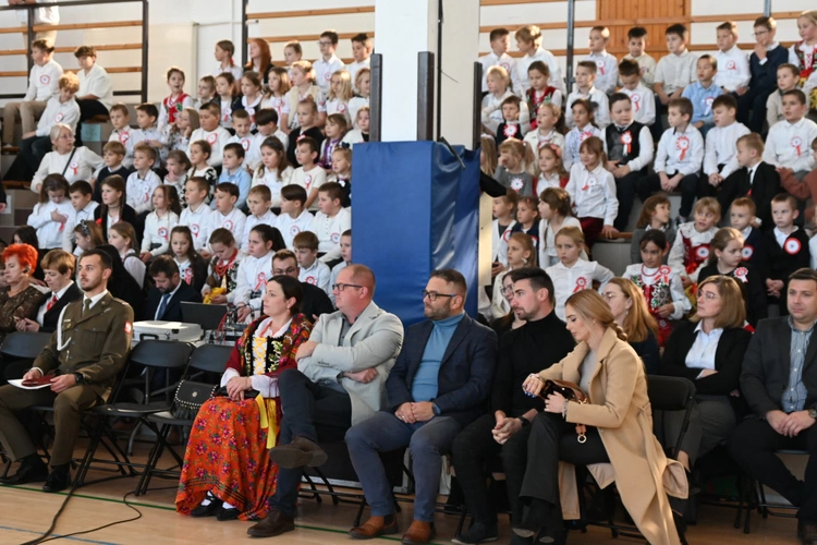 Szkoła w Czarnym Dunajcu od roku nosi imię Legonów Polskich