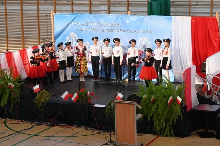 Szkoła w Czarnym Dunajcu od roku nosi imię Legonów Polskich