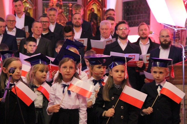 Nowy Sącz-Biegonice. Męskie Patriotyczne Śpiewanie