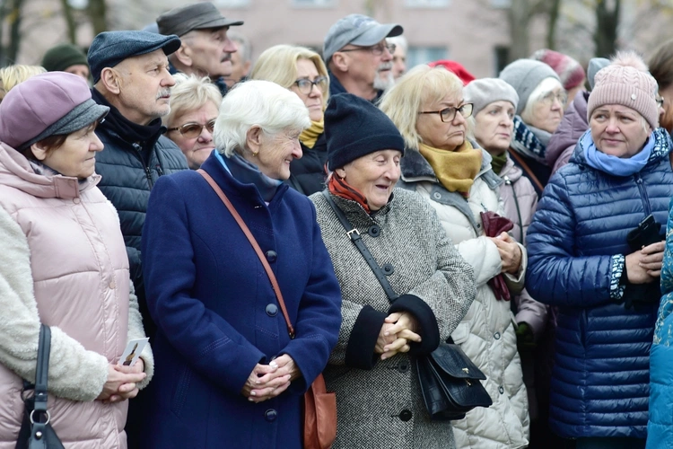 Olsztyn. Poświęcenie popiersia bł. Stefana Wyszyńskiego