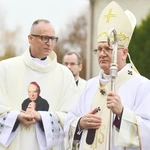 Olsztyn. Poświęcenie popiersia bł. Stefana Wyszyńskiego