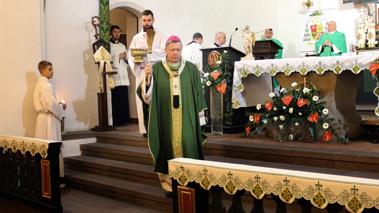 Troska o świątynię, budowanie bliskości i wzór pierwszych chrześcijan