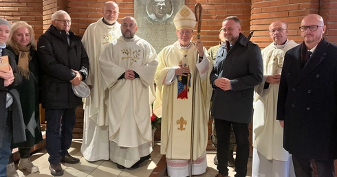 W kościele Matki Boskiej Częstochowskiej odsłonięto tablicę upamiętniającą ks. Leona Bemkego SAC, kapelana załogi Westerplatte.