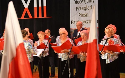 Pieśnią uczcili niepodległość