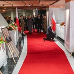 Wieńce w Mauzoleum Prezydentów RP na Uchodźstwie