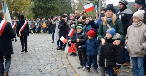 Przemarsz w Święto Niepodległości w Opolu
