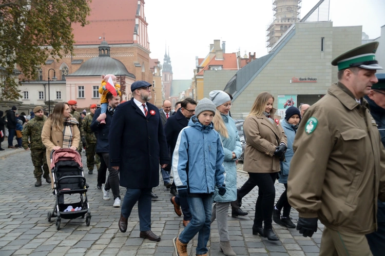 Przemarsz w Święto Niepodległości w Opolu