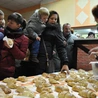 Polacy kupują coraz więcej rogali świętomarcińskich