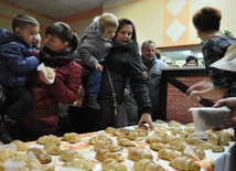 Polacy kupują coraz więcej rogali świętomarcińskich