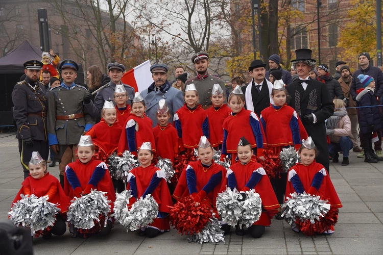 Radosna Parada Niepodległości we Wrocławiu