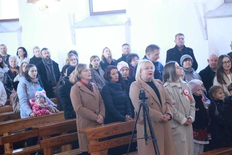 Poświęcenie obelisku i tablicy w Gródku nad Dunajcem