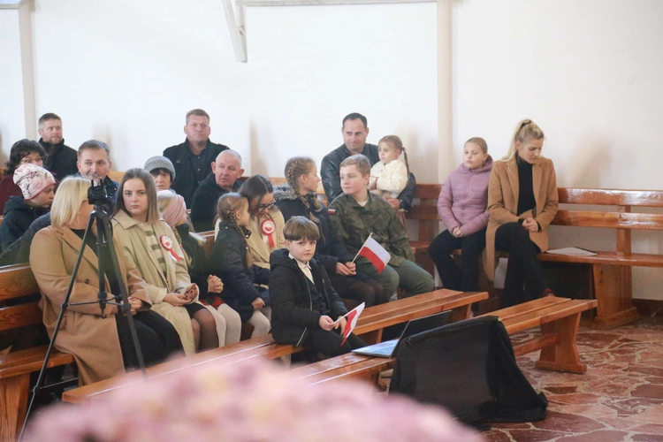 Poświęcenie obelisku i tablicy w Gródku nad Dunajcem