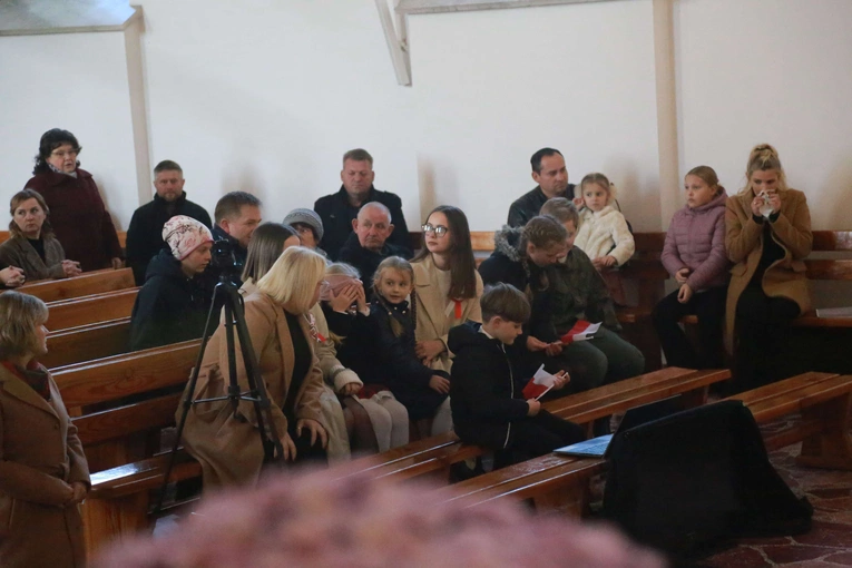 Poświęcenie obelisku i tablicy w Gródku nad Dunajcem