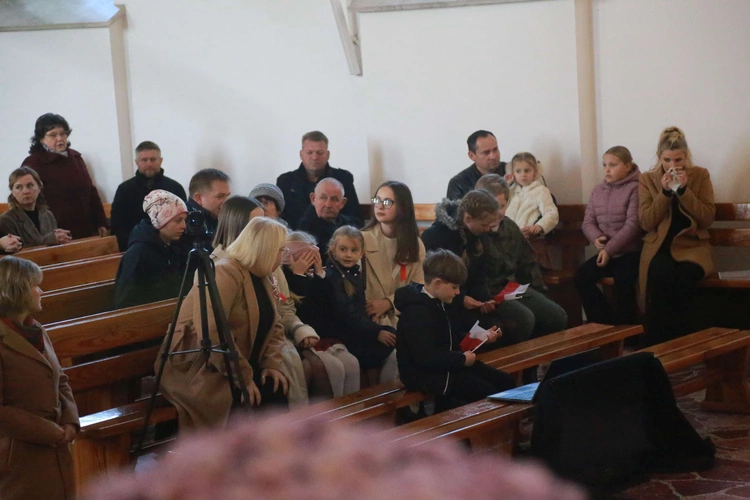 Poświęcenie obelisku i tablicy w Gródku nad Dunajcem