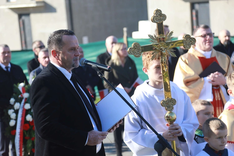 Poświęcenie obelisku i tablicy w Gródku nad Dunajcem