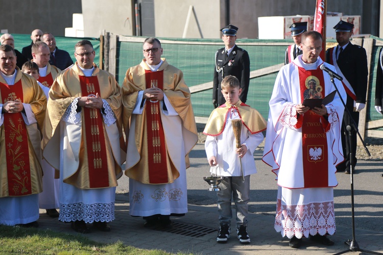 Poświęcenie obelisku i tablicy w Gródku nad Dunajcem