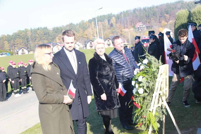 Poświęcenie obelisku i tablicy w Gródku nad Dunajcem