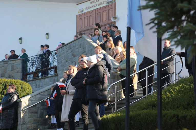 Poświęcenie obelisku i tablicy w Gródku nad Dunajcem