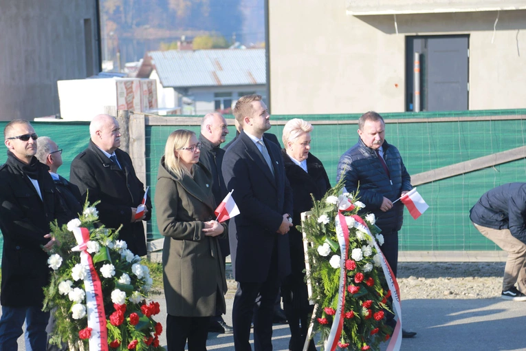 Poświęcenie obelisku i tablicy w Gródku nad Dunajcem