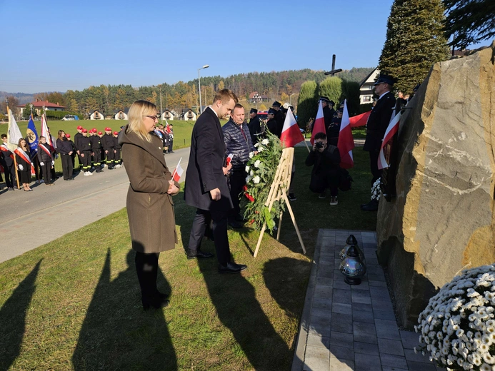 Poświęcenie obelisku i tablicy w Gródku nad Dunajcem
