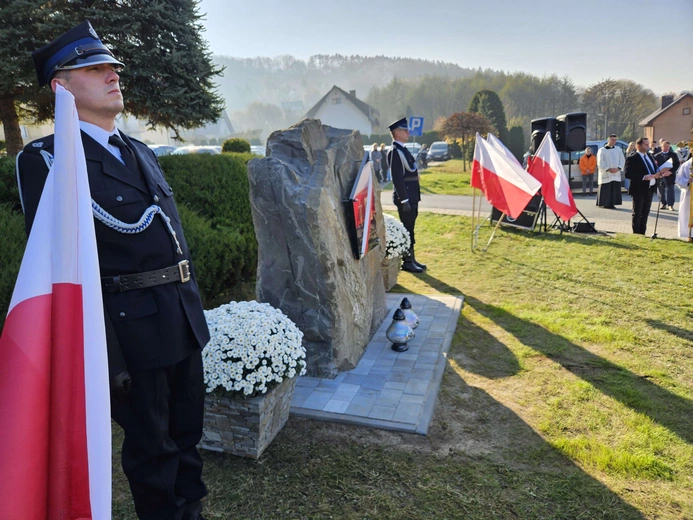Poświęcenie obelisku i tablicy w Gródku nad Dunajcem